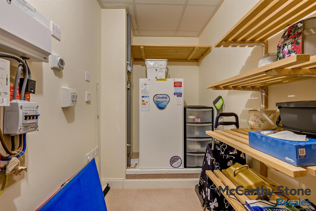 8682036-interior03-800.jpg
