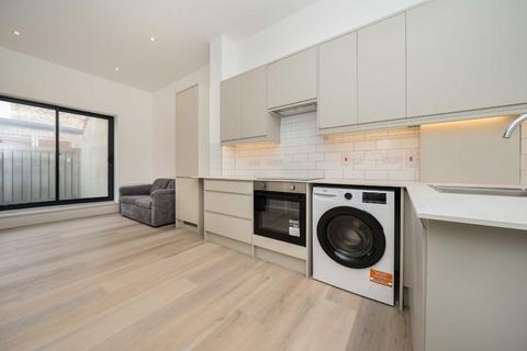 1 bedroom flat to rent, Leighton Road, London NW5
