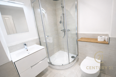 3 bedroom apartment to rent, Glenbuck Road, SURBITON KT6