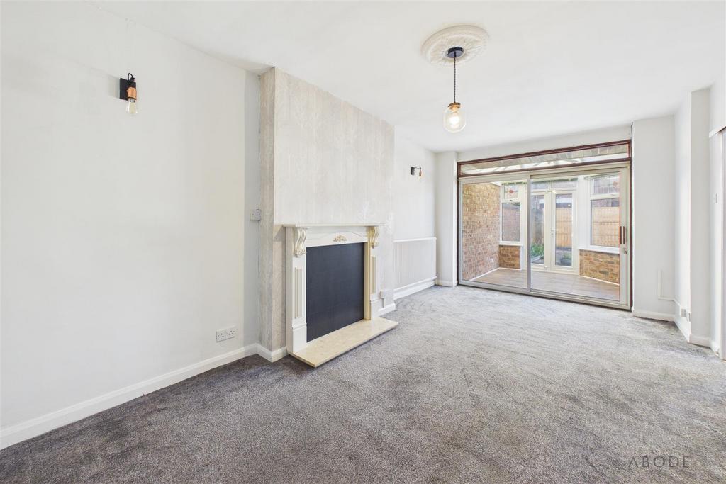 CAM02544 G0-PR0365-STILL007.jpg