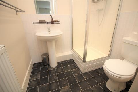 2 bedroom apartment to rent, Griffin Court, Northfleet DA11