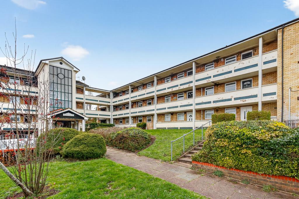 10tudorhouselarge1