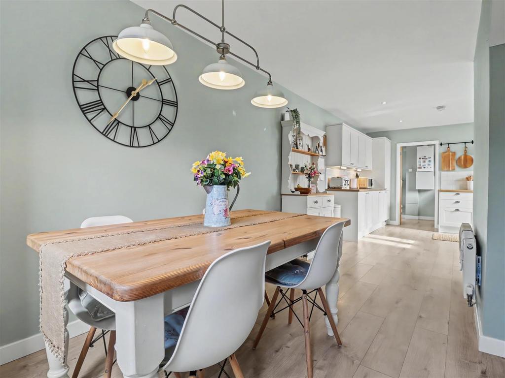 Dining area/kitchen