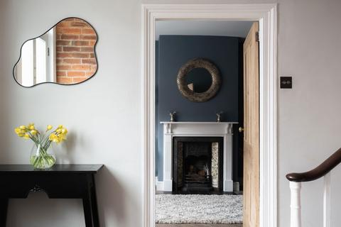4 bedroom end of terrace house for sale, Charles Street, Tring, Hertfordshire HP23
