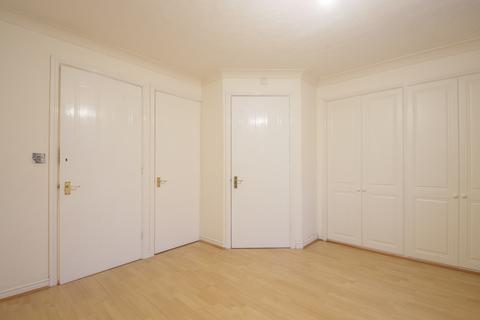 1 bedroom in a house share to rent, London SE28