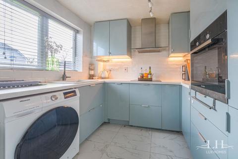 2 bedroom apartment for sale, Trienna Court, Brentwood