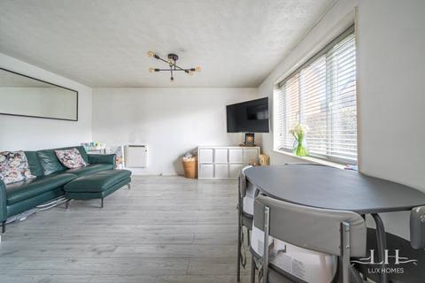 2 bedroom apartment for sale, Trienna Court, Brentwood