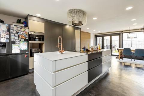 4 bedroom semi-detached house for sale, Atkinson Road, Maidenbower, Crawley, West Sussex, RH10