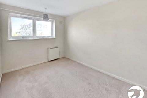 3 bedroom terraced house to rent, Lamberhurst Close, Orpington, BR5
