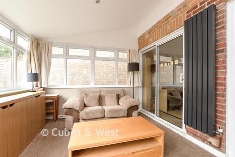 undefined, Vancouver Drive, Crawley RH11
