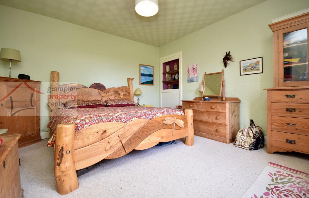Bed 1.JPG