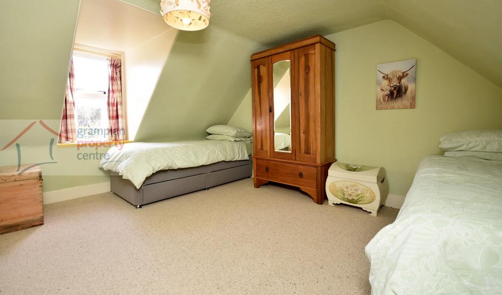 Bed 3.JPG