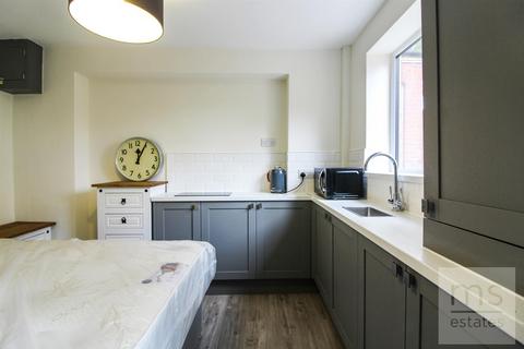 undefined, Wellington Square, Nottingham NG7