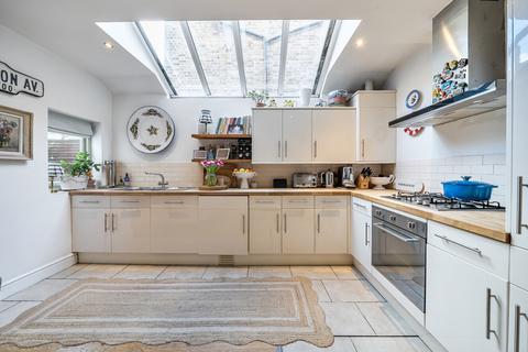 2 bedroom flat for sale, Honeybrook Road, Balham, London, SW12