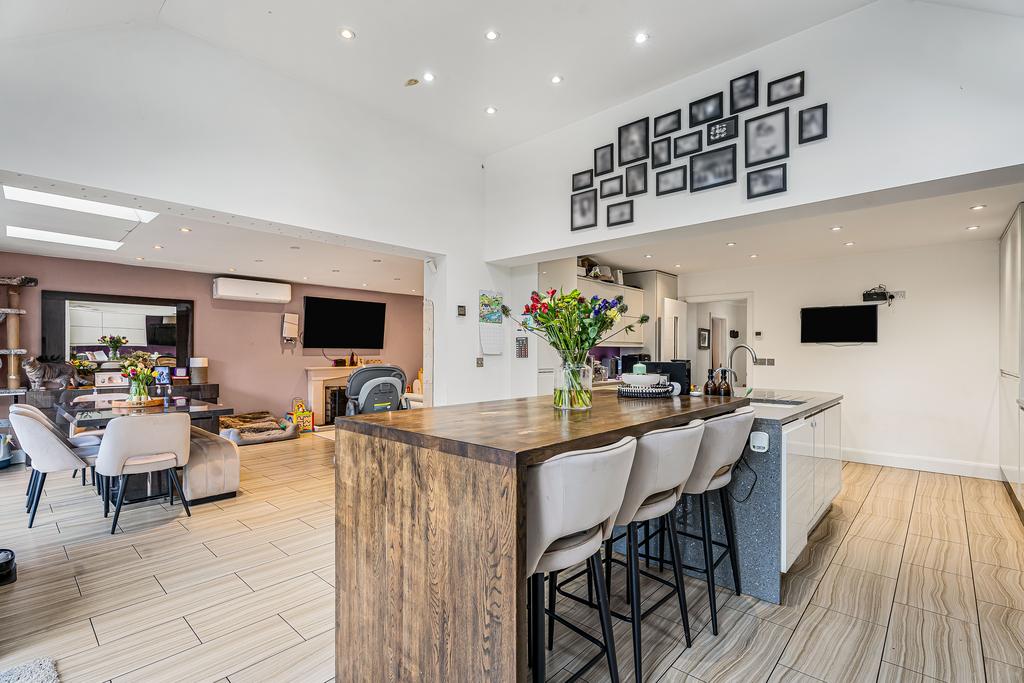 Kitchen/family room
