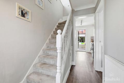 undefined, Dorothy Gardens, Benfleet, SS7 3