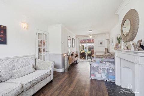 undefined, Dorothy Gardens, Benfleet, SS7 3