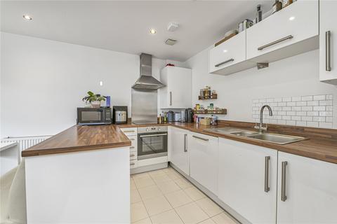 2 bedroom flat for sale, Oldridge Road, London, SW12