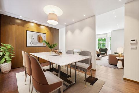 4 bedroom flat to rent, Vicarage Gate, London W8