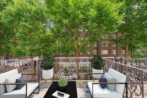 4 bedroom flat to rent, Vicarage Gate, London W8