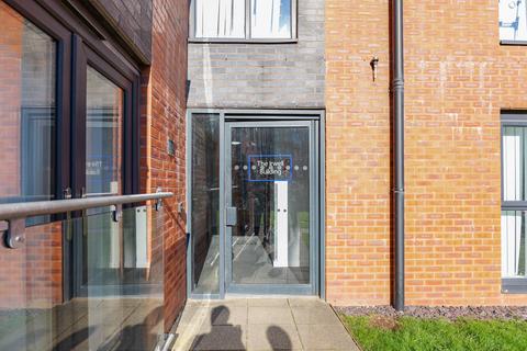 3 bedroom flat for sale, Derwent Street, Salford M5