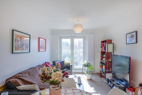 3 bedroom flat for sale, Derwent Street, Salford M5