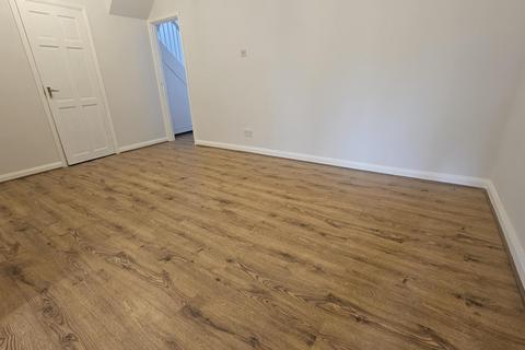 4 bedroom semi-detached house to rent, Sullivan Way, Elstree WD6