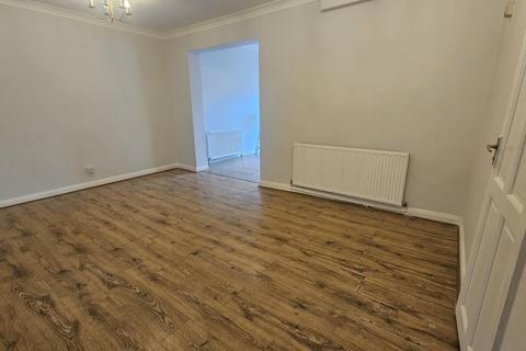 4 bedroom semi-detached house to rent, Sullivan Way, Elstree WD6