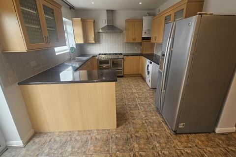 4 bedroom semi-detached house to rent, Sullivan Way, Elstree WD6