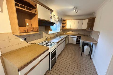 3 bedroom end of terrace house to rent, Kildwick Grove, Park End, TS3 7SD
