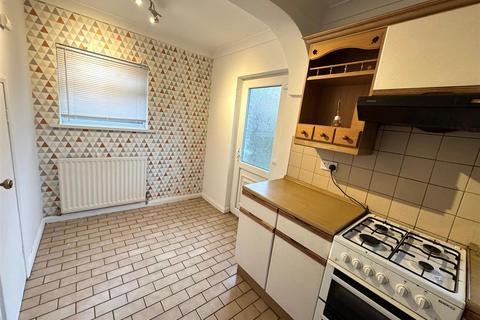 3 bedroom end of terrace house to rent, Kildwick Grove, Park End, TS3 7SD