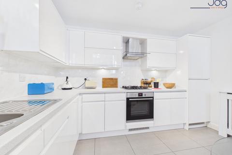 undefined, Kershaw Drive, The Residence  | A Unique Split-Level Apartment At The Residence