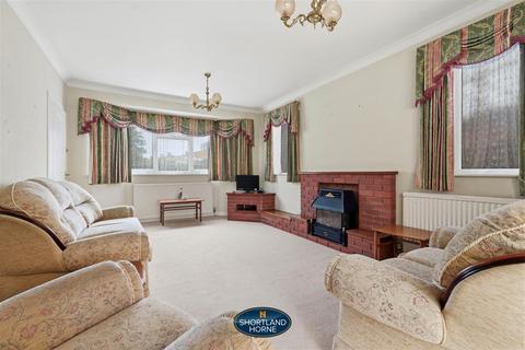 2 bedroom detached bungalow for sale, Alfriston Road, Coventry CV3