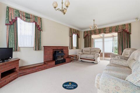 2 bedroom detached bungalow for sale, Alfriston Road, Coventry CV3