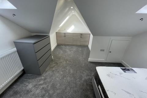 1 bedroom in a house share to rent, Cedar Road