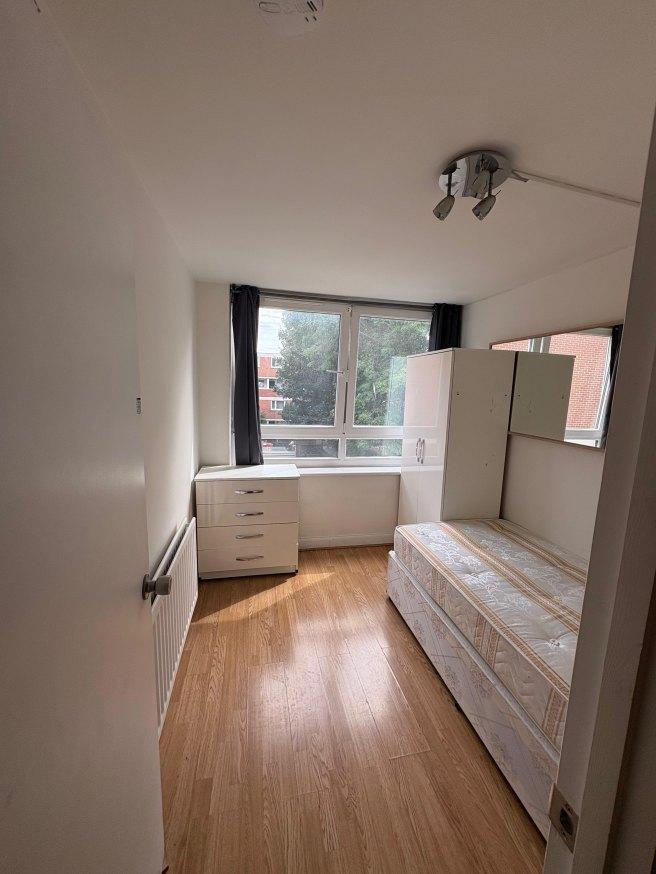 Westbridge-road-sw11-3tl-1051060
