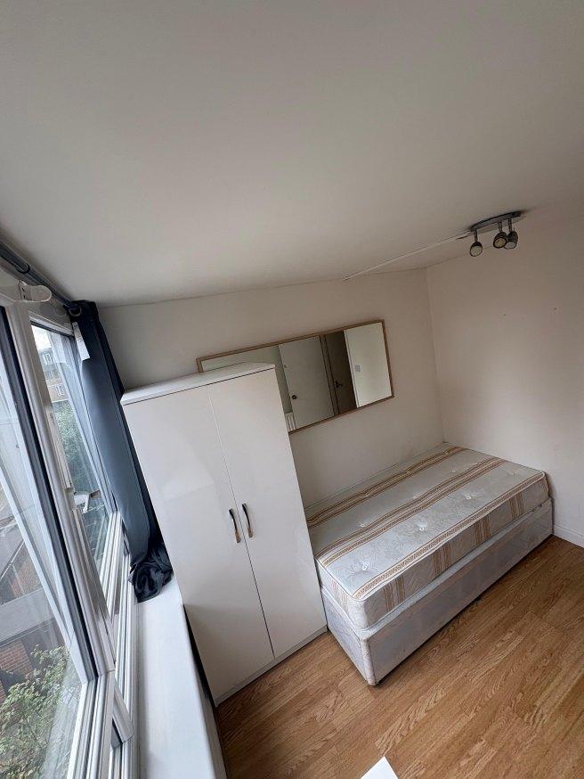 Westbridge-road-sw11-3tl-1051061