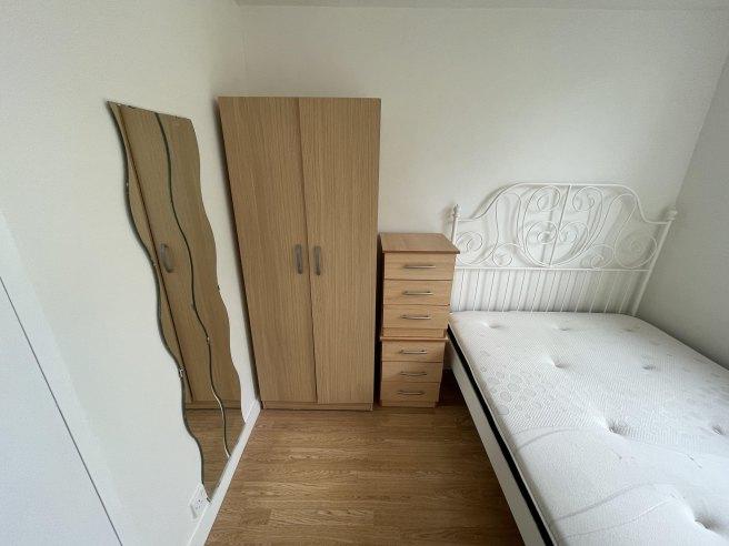 Westbridge-road-sw11-3tl-1051049