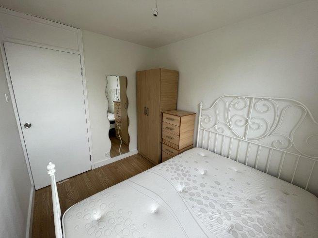 Westbridge-road-sw11-3tl-1051050