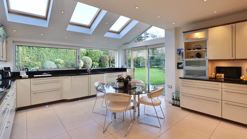 Dual Aspect Kitchen/Breakfast Room