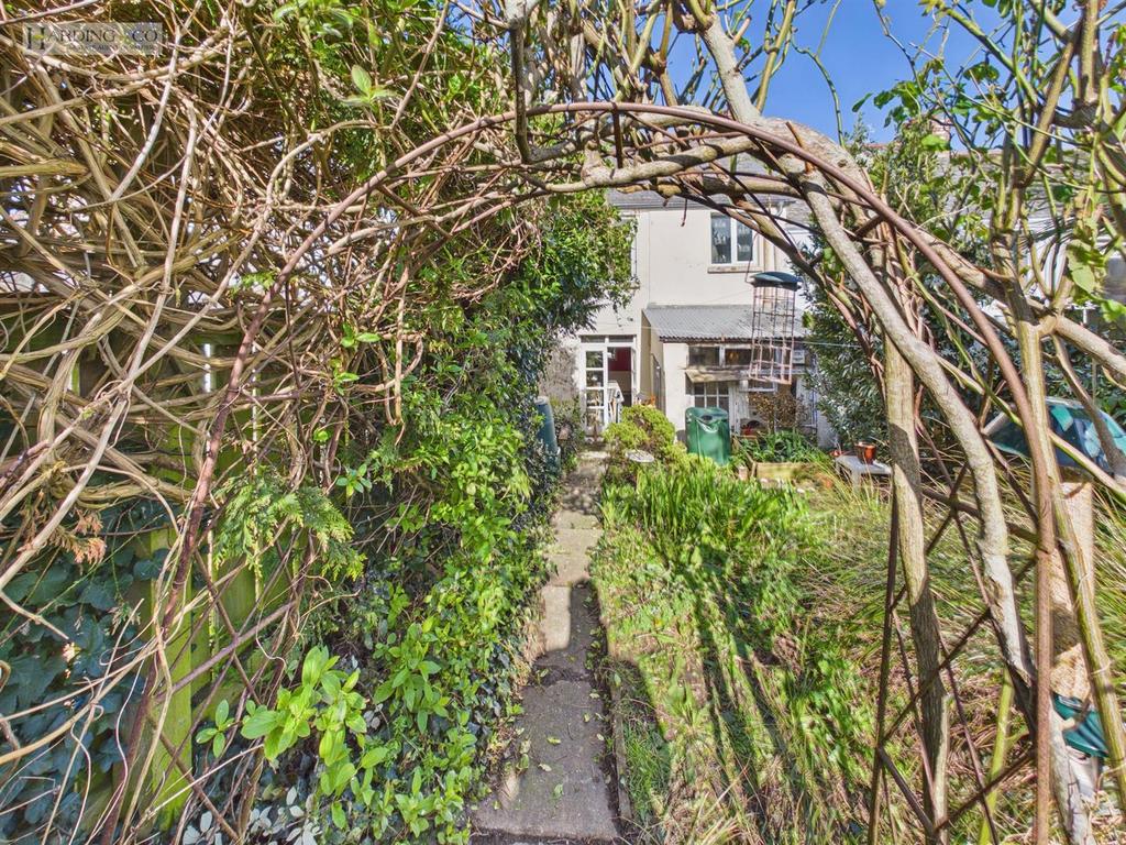 Rear garden (3).jpg