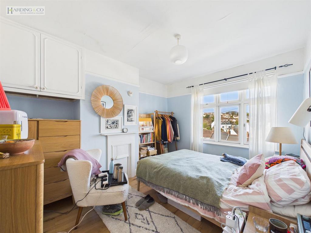 Bedroom 1.jpg