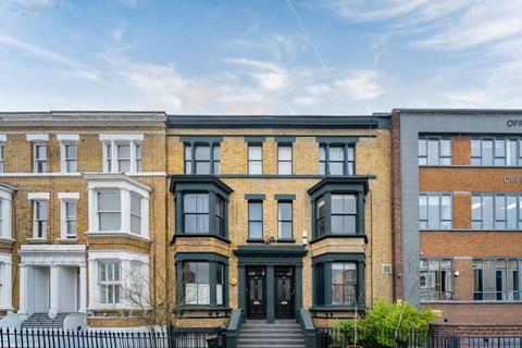 3 bedroom maisonette for sale, Offley Road, Oval, London, SW9