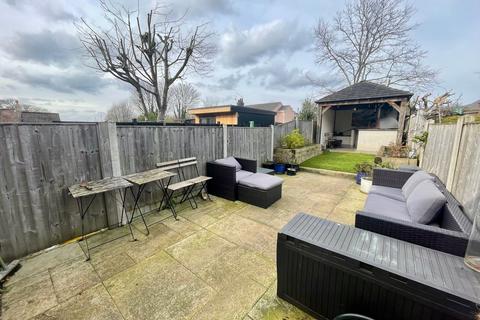 2 bedroom terraced house for sale, Crescent Road, Warley, Warley, CM14