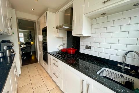 2 bedroom terraced house for sale, Crescent Road, Warley, Warley, CM14