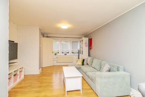 3 bedroom end of terrace house for sale, Golden Drive, Eaglestone, Milton Keynes, Buckinghamshire, MK6