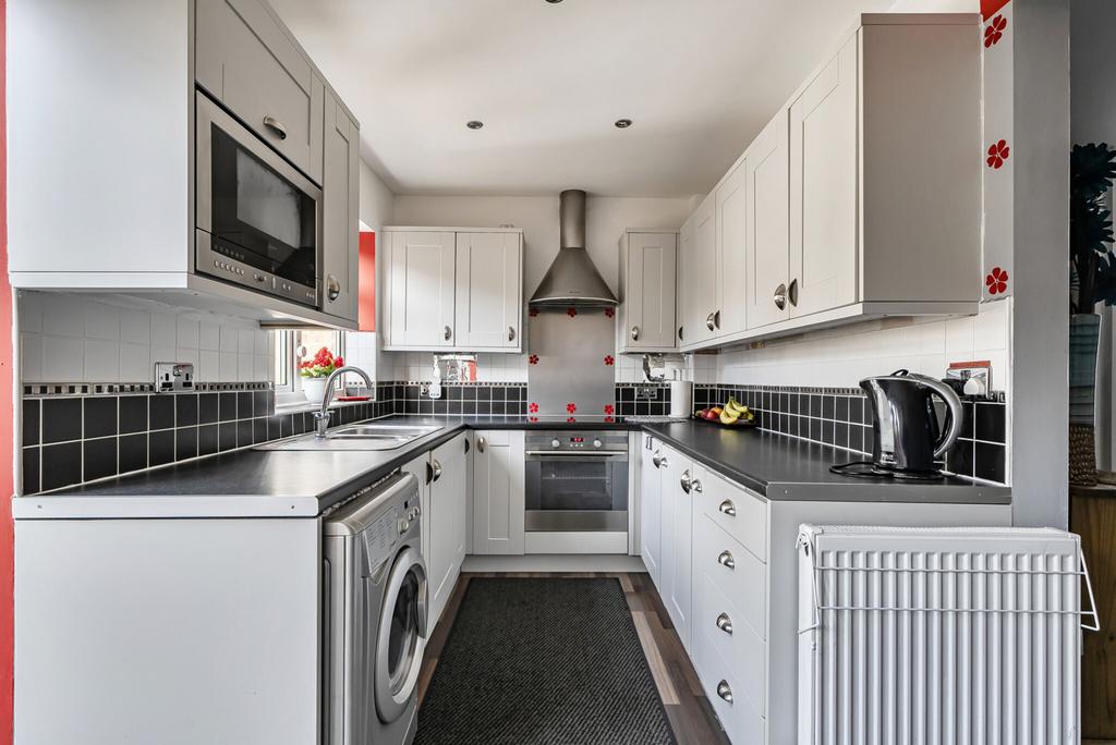 Kitchen Pic 1