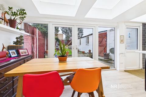 2 bedroom bungalow for sale, Cheshire Gardens, Chessington, Surrey. KT9