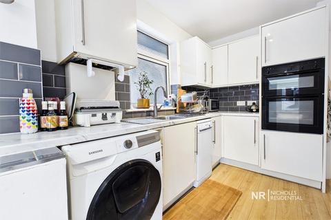 2 bedroom bungalow for sale, Cheshire Gardens, Chessington, Surrey. KT9