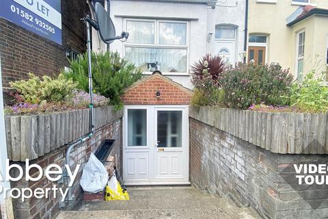 1 bedroom flat to rent, High Street North, Dunstable, LU6